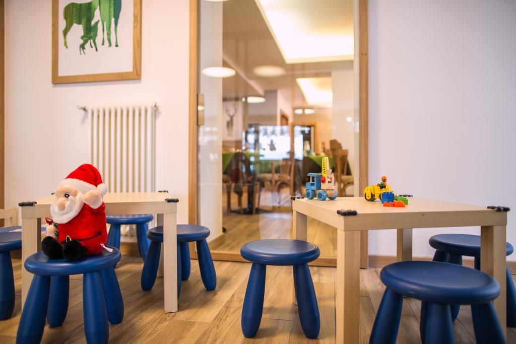 Alpencolor Hotel Tonale باسو ديل تونالي المظهر الخارجي الصورة